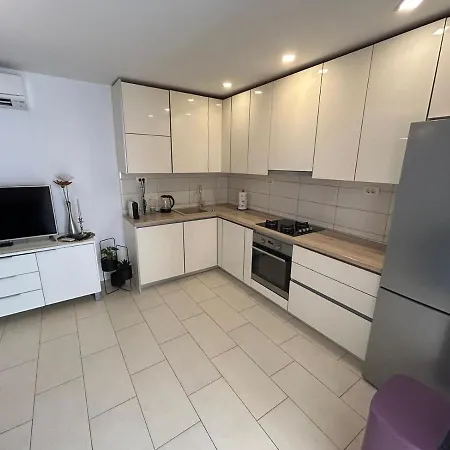 Spacious In Maria Apartment