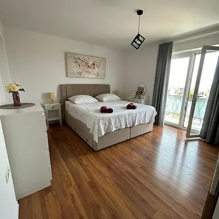 Spacious In Maria * Makarska