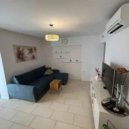 Apartment Spacious In Maria Makarska